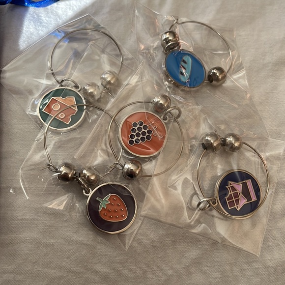 WW. Weight Watchers wine charms. New in packaging. - Picture 2 of 4